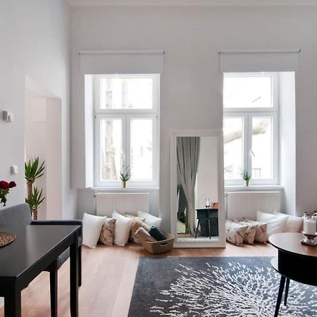⍟Luxurious And Bright⍟ 5 Min Walk To City Center Apartamento Viena Exterior foto