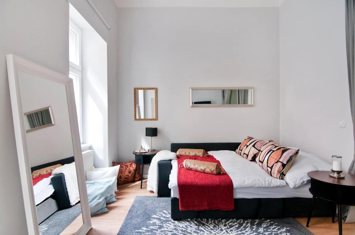 ⍟Luxurious And Bright⍟ 5 Min Walk To City Center Apartamento Viena Exterior foto