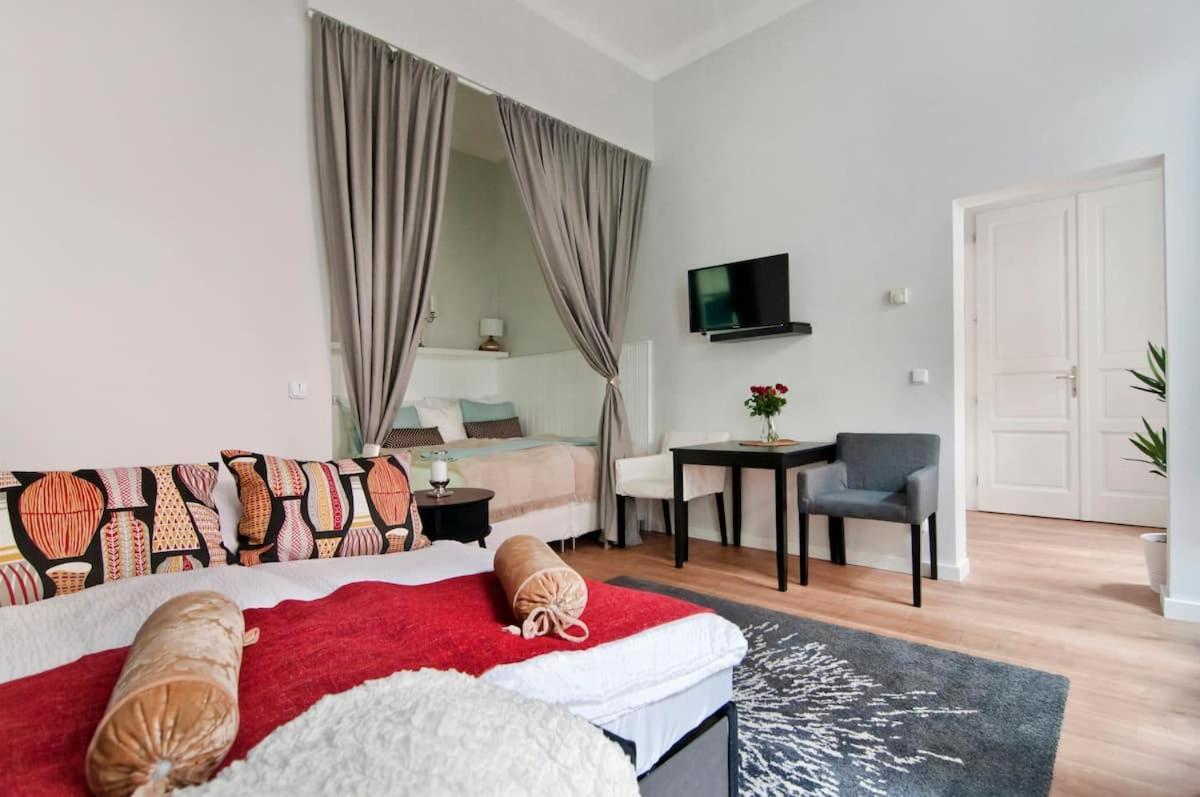⍟Luxurious And Bright⍟ 5 Min Walk To City Center Apartamento Viena Exterior foto